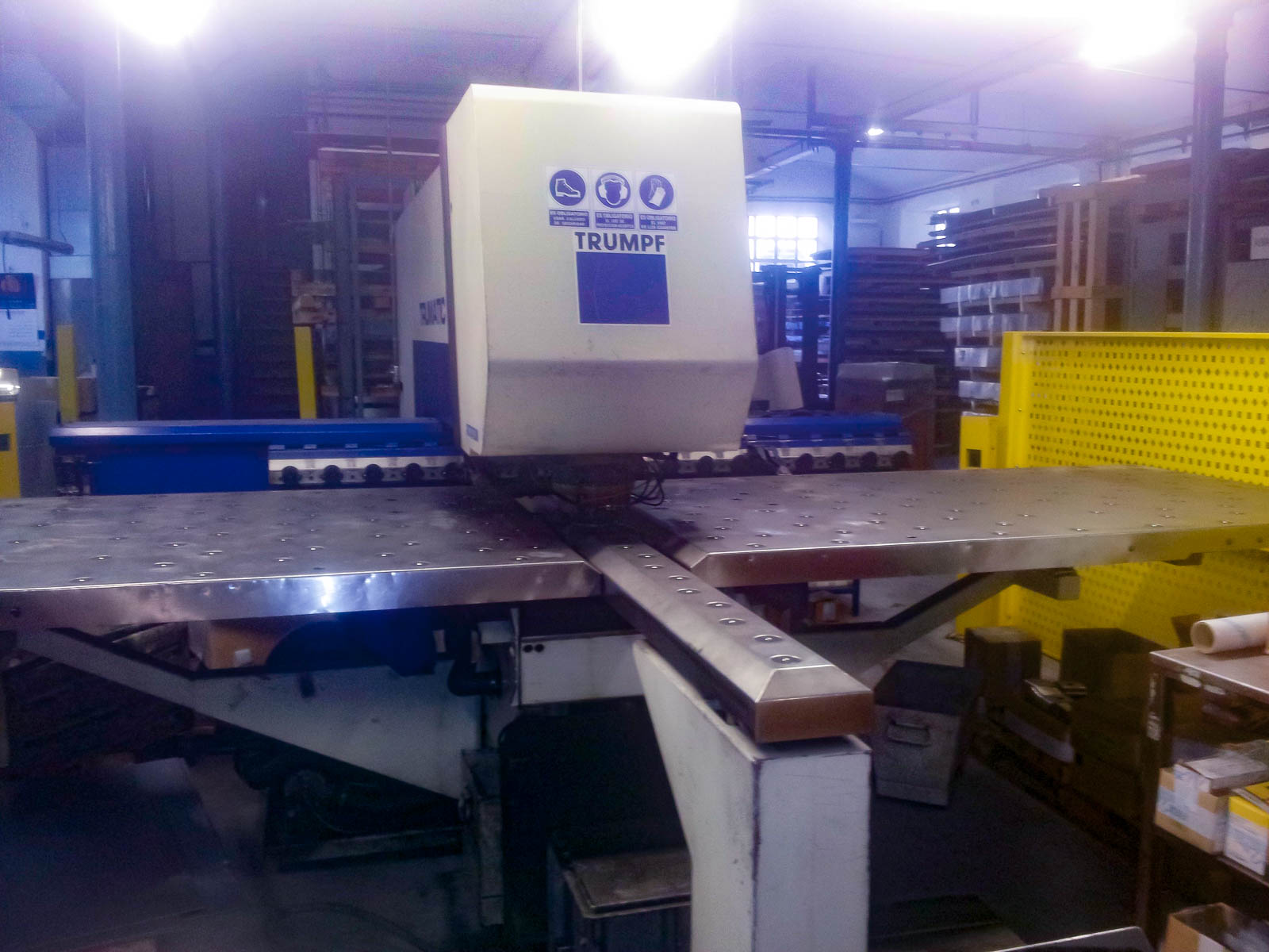 Punzonatrice CNC TRUMPF TC 200 R (1999) id4920